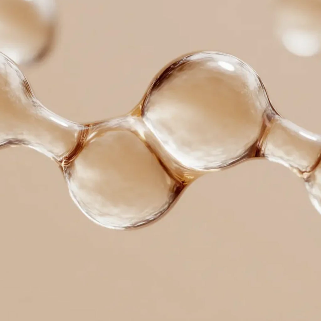 Peptide in der Hautpflege: Kleine Wirkstoffwunder für reife Haut?
